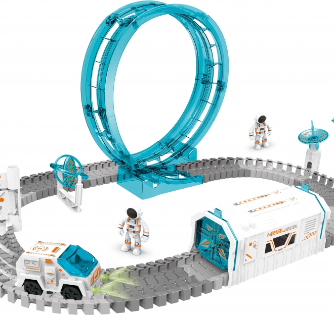 Kosmische Bahn mit Projektor und Kosmonaut