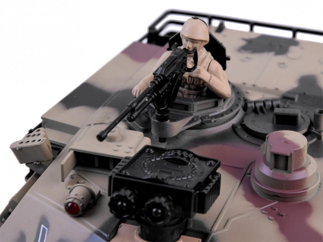 Ferngesteuerter US M1A2 Panzer mit Schussfunktion 1:18