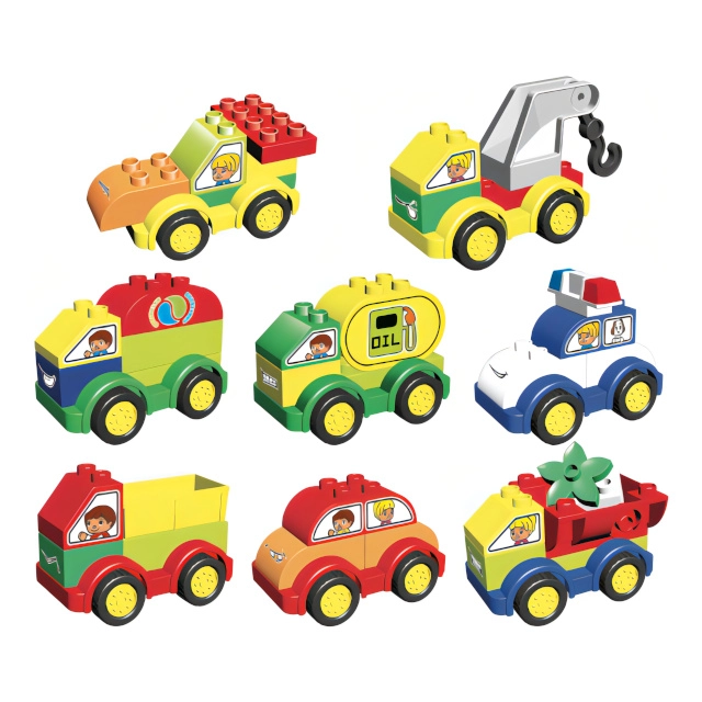 Fröhliche Autos aus großen Bausteinen