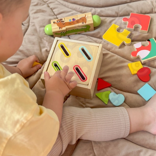 Hochwertige Ausführung aus Holz und Textil