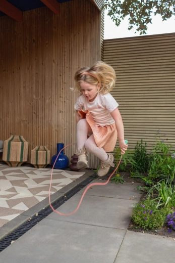 Springseil mit Holzgriff rosa