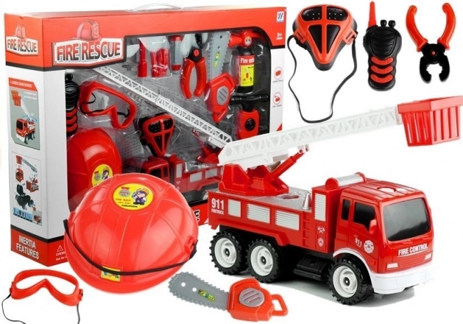 Feuerwehr-Spielset mit Helm und Löschfahrzeug, 14-teilig