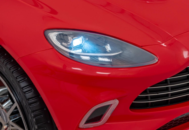 Aston Martin DBX Rot