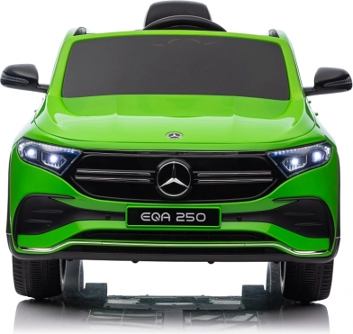 Elektrisches Auto Mercedes Benz EQA 250 grün