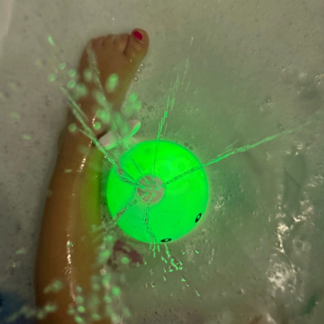Leuchtender Wal - WOOPIE Badespielzeug Fontäne