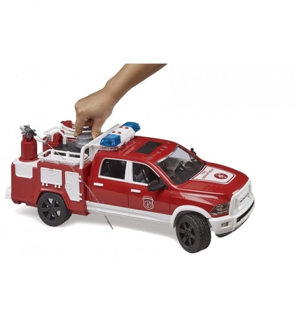 Bruder Feuerwehrwagen RAM 2500 mit Licht- und Soundbake