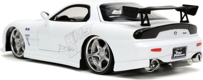 Metallkarosserie und präzise Details