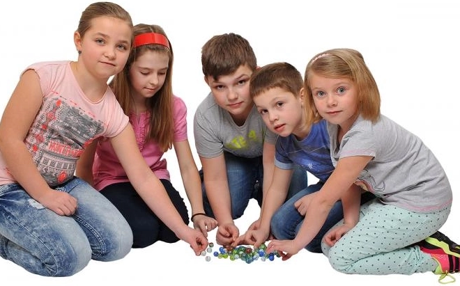 Ein Spiel, das Kinder verbindet