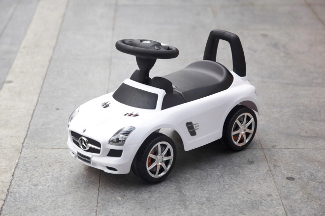 Weiße Mercedes SLS Rutschauto