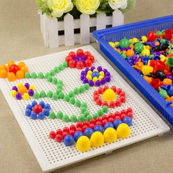 Bunte Mosaik mit 296 Pilzsteckern