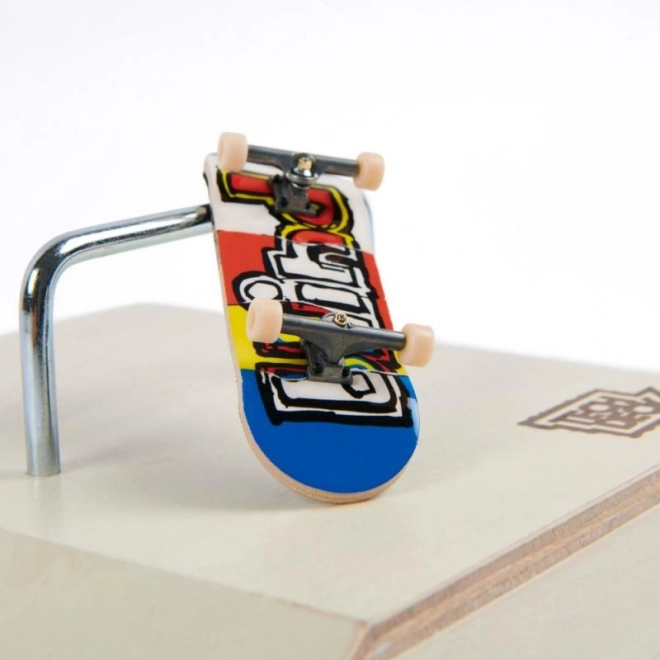 Tech Deck Holzrampe mit Fingerboard