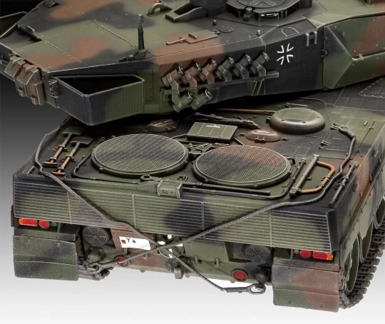 Plastikmodell Leopard 2A6/A6NL