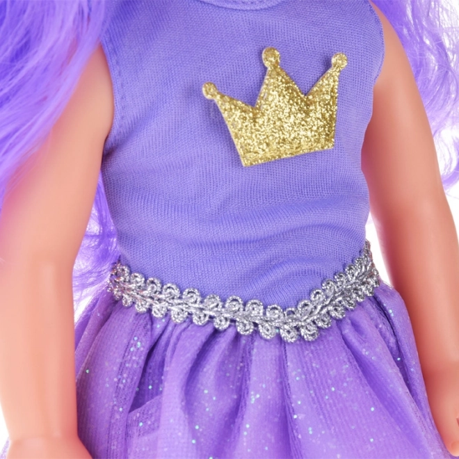 Glitzerndes Kleid mit goldener Krone