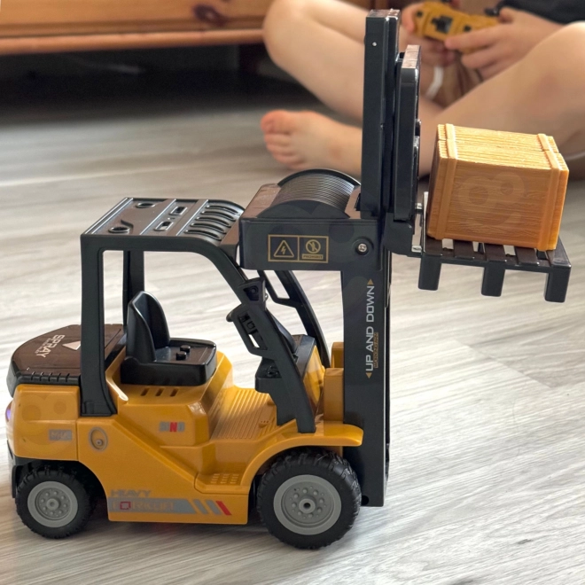 Woopie ferngesteuerter Gabelstapler RC 1:24