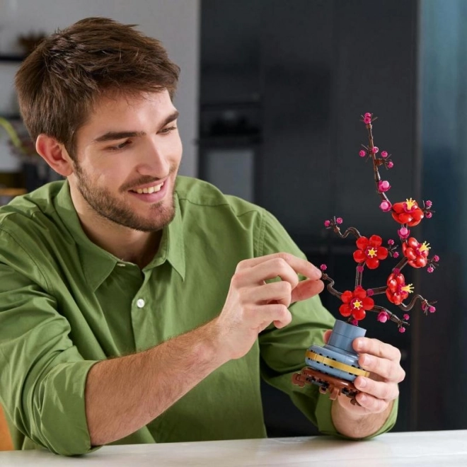 LEGO Icons Blumenvase Pflaumenblüte