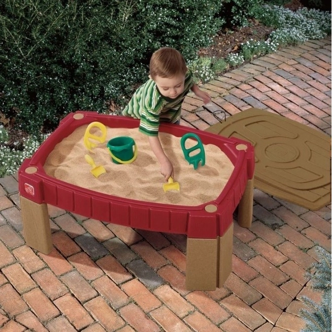Step2 Sandkasten mit Tisch und Rennstrecke