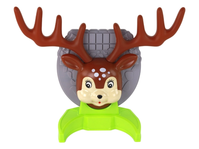 Lächelnder Hirsch mit großem Geweih