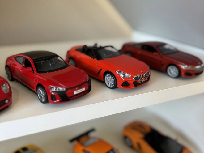 Metallmodellauto Alfa Romeo 8C Competizione im Maßstab 1:32 mit Lichtern