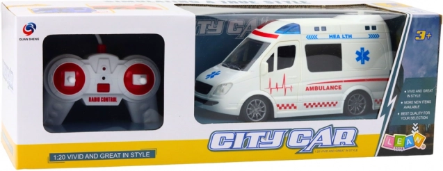 Rettungsambulanz mit Fernbedienung und Licht & Sound 1:20 weiß