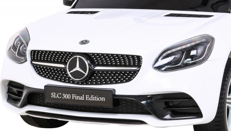 Realistisches Design des lizenzierten Mercedes-Benz