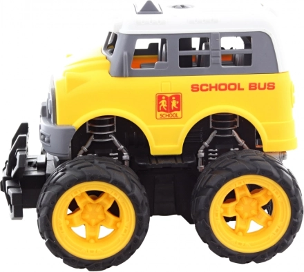 Schraubauto mit großen Schwungrädern