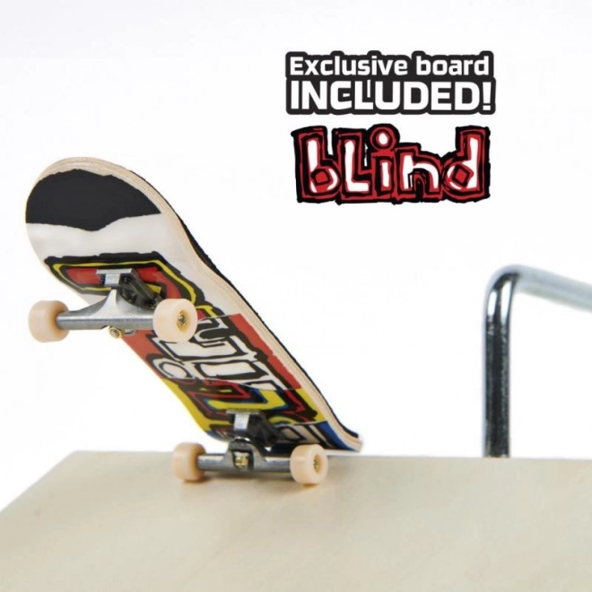 Tech Deck Holzrampe mit Fingerboard