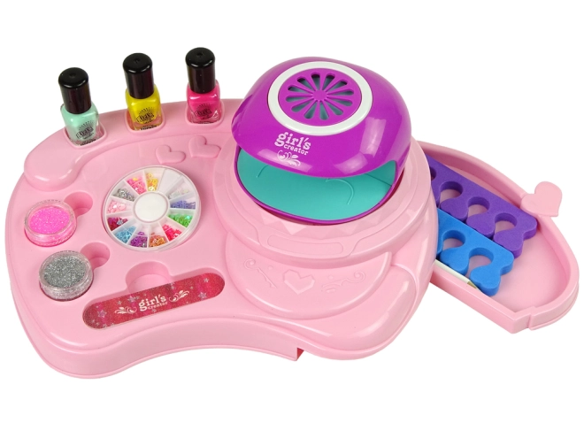 Spaß im Nagelstudio-Stil