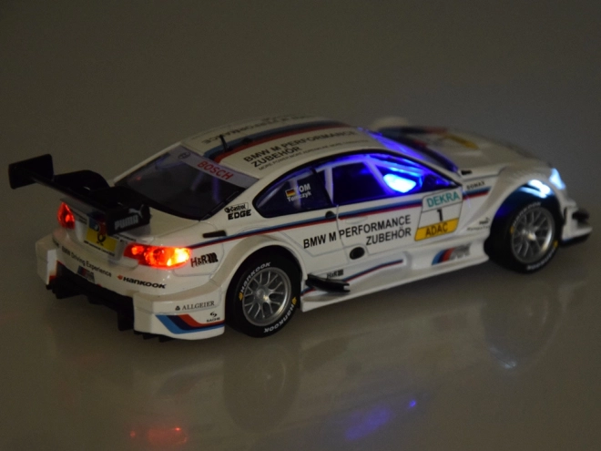 Metall-Sportmodell BMW M3 DTM im Maßstab 1:32 mit Licht- und Soundeffekten