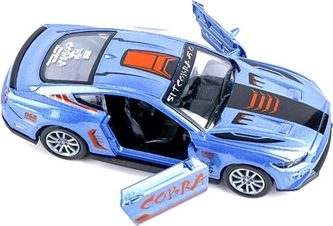 Öffnende Türen und realistische Details