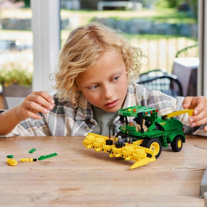 John Deere 9700 Feldhäcksler von LEGO Technic