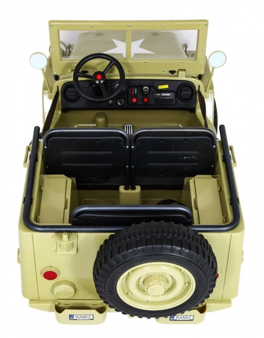 Retro Militärfahrzeug für 3 Kinder Matcha + Allradantrieb 4x4 + Stauraum + EVA + sanfter Start + MP3 LED