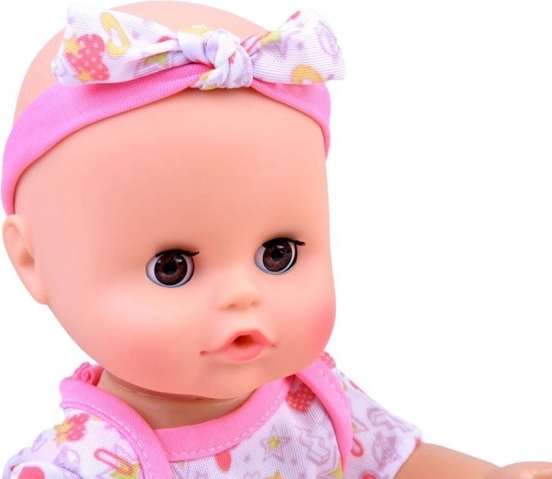 Süßes Aussehen und schließende Augen