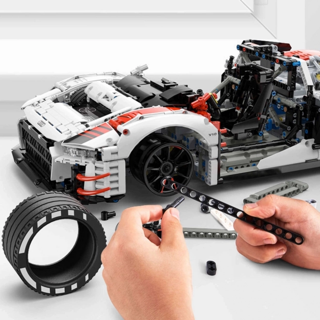 Bausteine RC Auto Audi R8 1:8 von Rastar mit 3322 Teilen