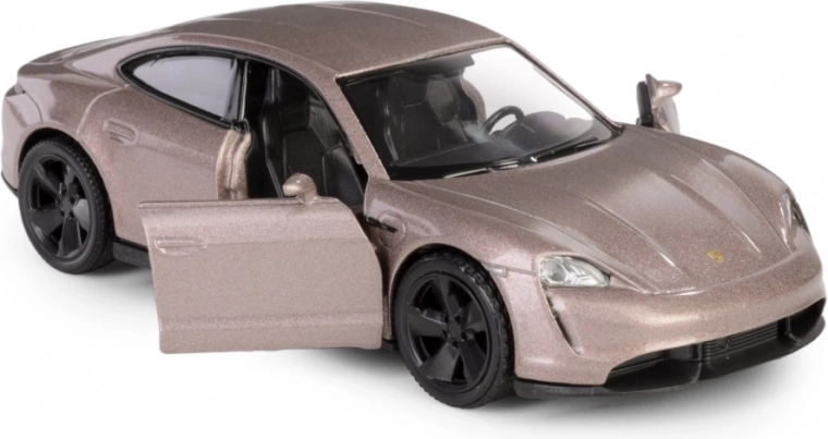 Öffnende Türen und detailreiches Interieur