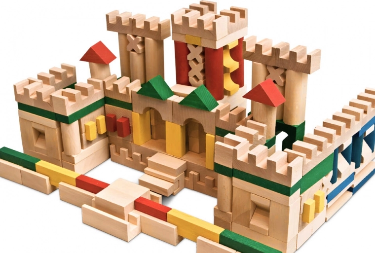 210 Teile in 4 Farben für grenzenloses Spiel