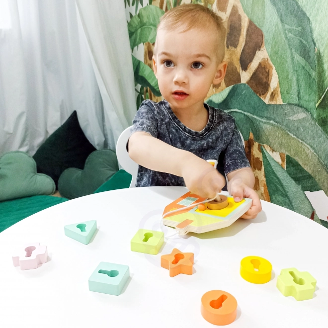 Classic World Montessori Holzfädelspiel Schlüssel und Türen 11 Stk.