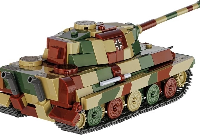 Modell des Panzers Tiger II Königstiger aus Kunststoffsteinen