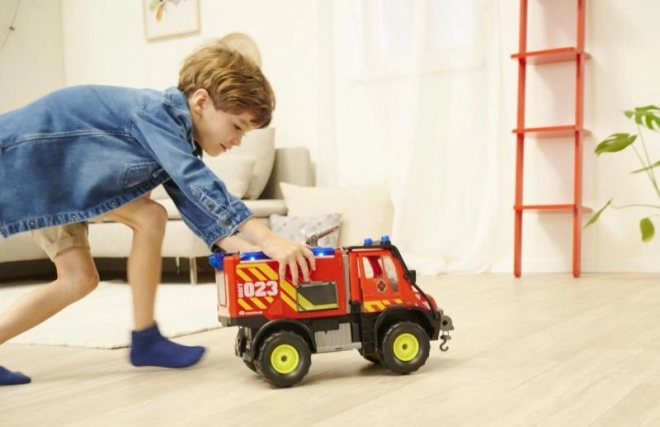 Feuerwehrauto Mercedes-Benz Unimog U530 mit Effekten