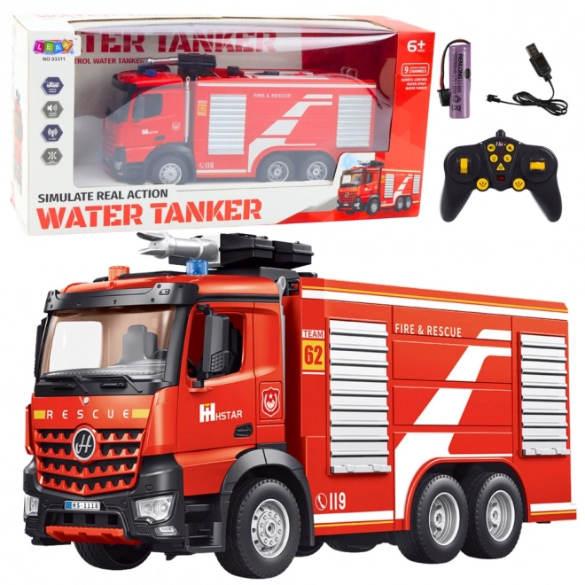Ferngesteuertes Feuerwehrfahrzeug mit Wasserspritze und ausziehbarer Leiter
