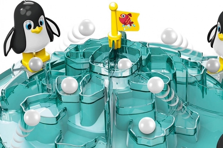 Eishügel mit Zielfahne