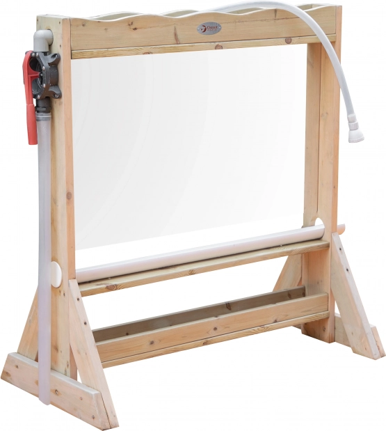 Zweistufige Tafel mit Wasserpumpe