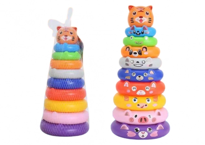 Bunte Stapelpyramide mit Tierstickern und Tiger