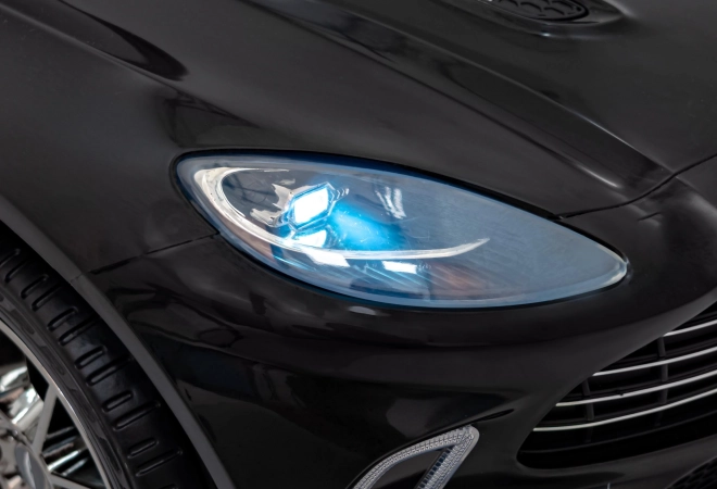 Aston Martin DBX Schwarz