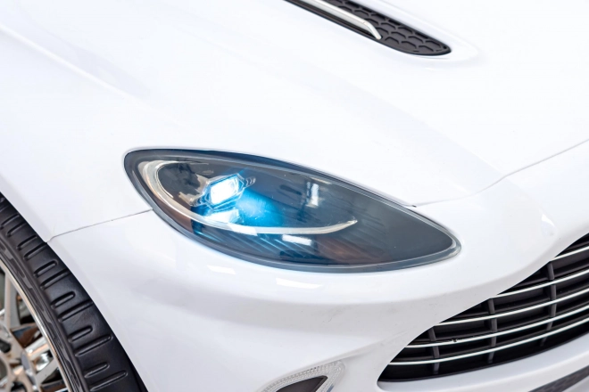 Aston Martin DBX Weiß