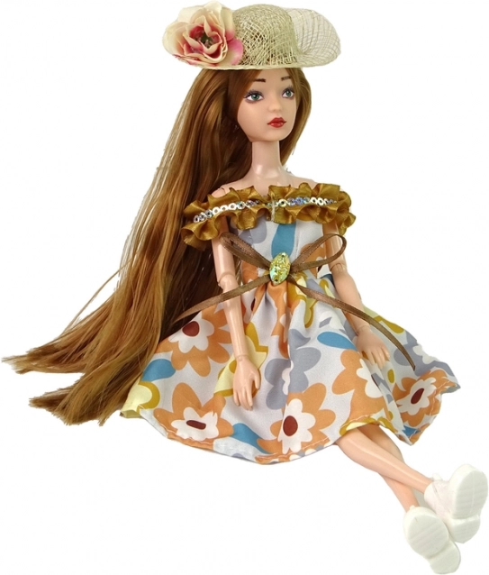 Elegantes Herbstoutfit mit Blumenhut