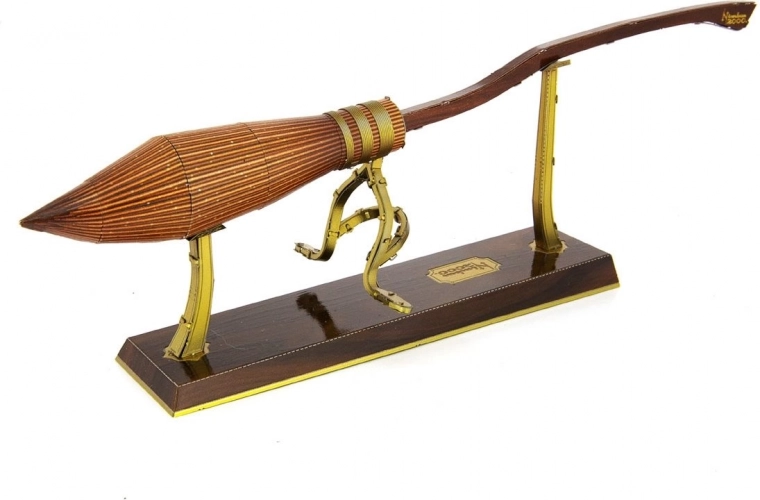 Realistische Metall-Replik des Nimbus 2000