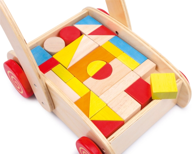 Kreatives Spiel mit farbigen Bausteinen