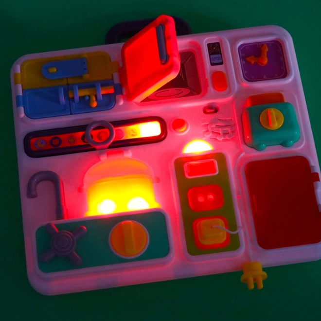 Montessori Manipulationsbrett mit Küchenelementen und lernender Uhr