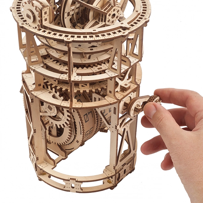 Ugears hölzernes mechanisches Uhrenmodell mit Tourbillon