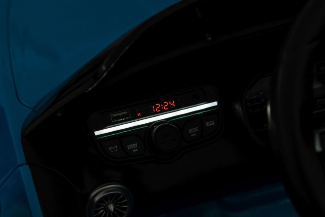 Elektrisches Auto Mercedes AMG SL63 blau lackiert
